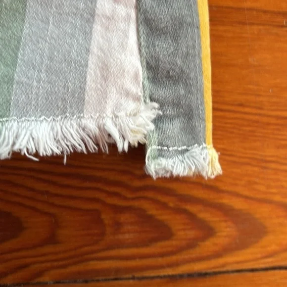 Altar'd State Girls Shorts W/Stripes White Gold Blue Green Gray Frayed Size XS - Picture 6 of 10